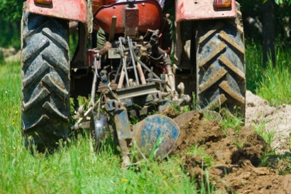 tractor_and_plow_3153